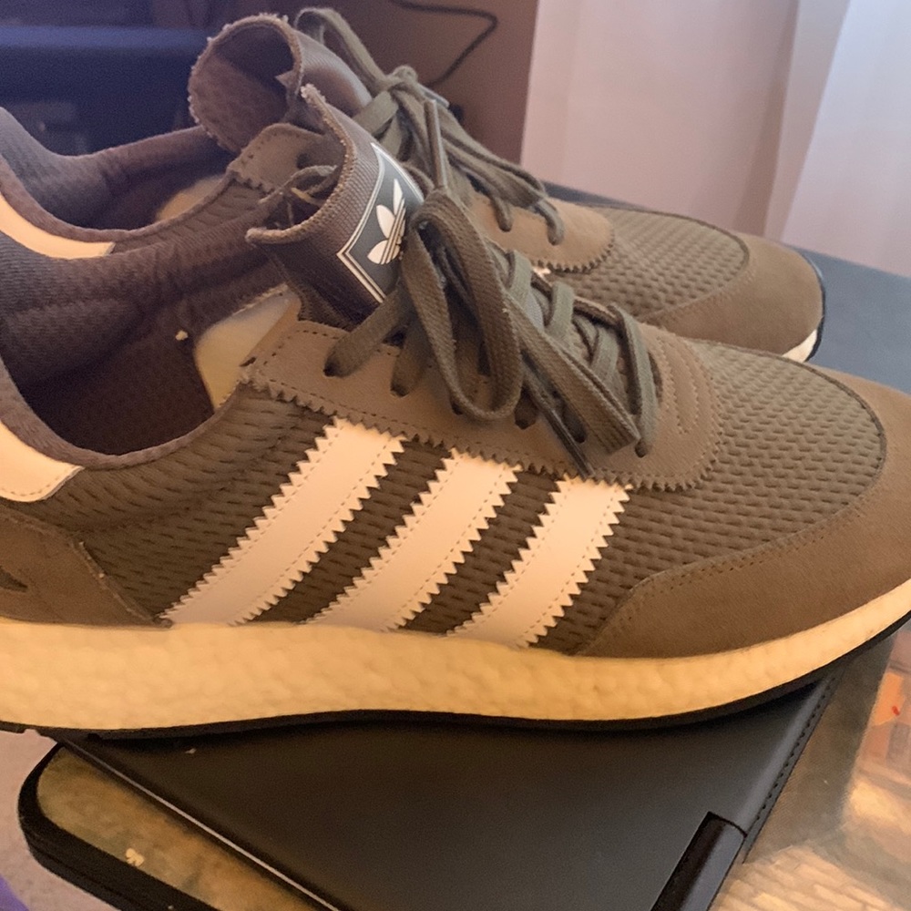 Vintage Addidas very cool look hard to find good condition